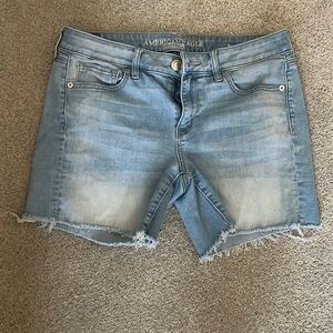 American Eagle - Size 10 - midi shorts